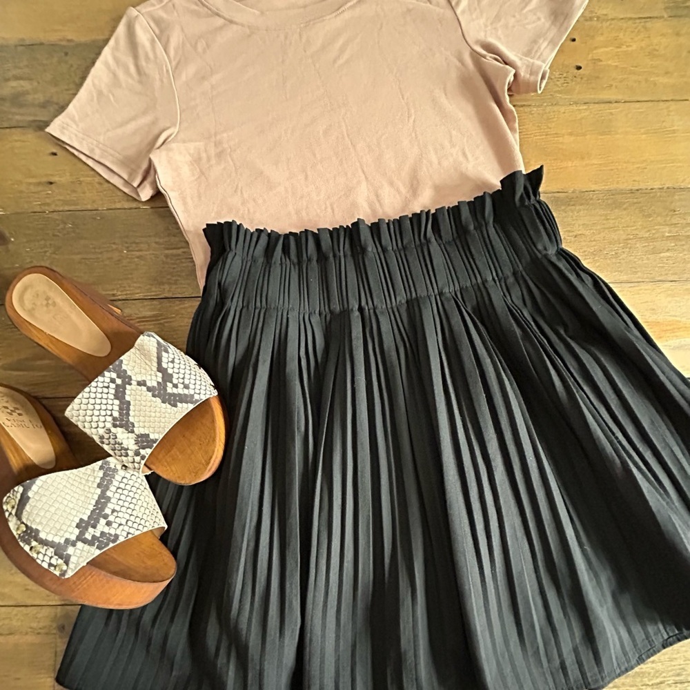 ZARA Black Pleated Mini Skirt Paperbag Elastic waistband w/shorts underneath S - Picture 2 of 11